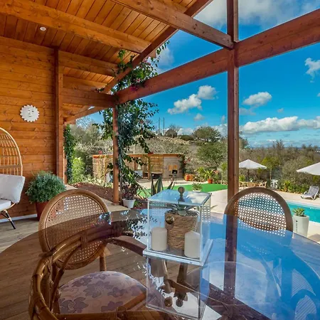 Design In With Private Pool Σαλέ Αλμπουφέιρα