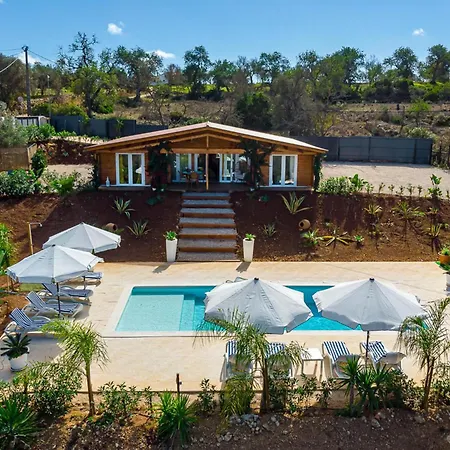 Design In With Private Pool Σαλέ Αλμπουφέιρα