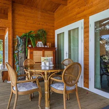 Design In With Private Pool Dağ evi